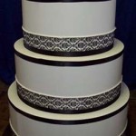 Sleek-traditional-New-york-Black-and-white-popout-giant-cake-35